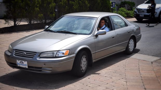 mitchell-trubisky-bears-rookie-mini-camp-grandma-car.jpeg